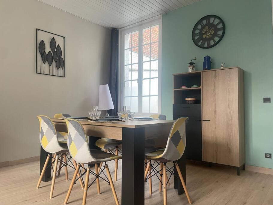 Maison A 2 Pas Du Centre Ville Péronne Buitenkant foto